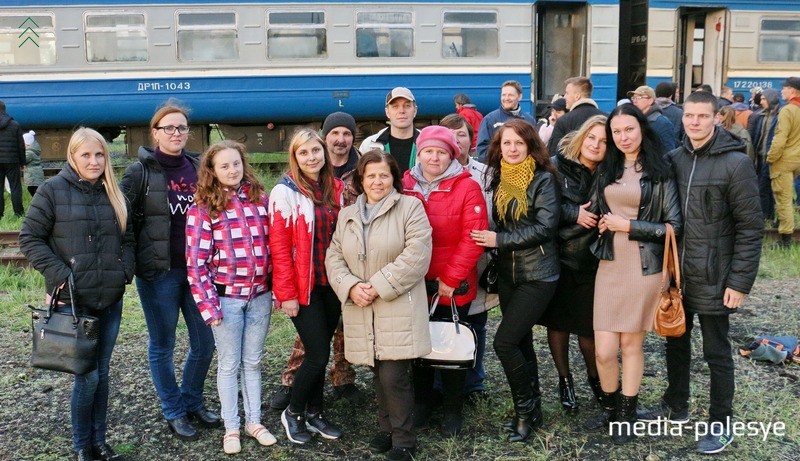 Участники лунинецкой массовки. Возможно, для кого-то - это начало большого пути в кинокарьере