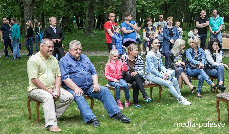 Госці музея. Фота Віталія Чынікайлы