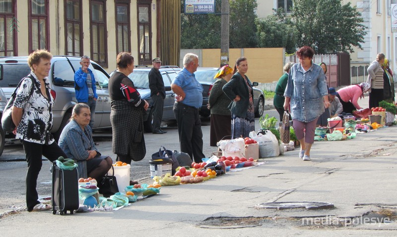 На стихийных рынках качество продуктов остаётся под вопросом