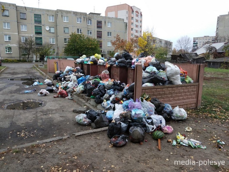 Во дворах по ул.Окружной