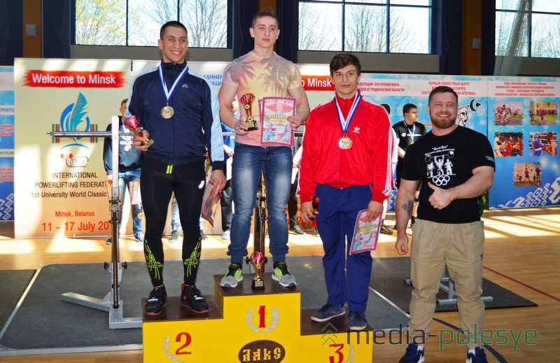 Награждается Денис Молдованов за первое место в абсолютной категории