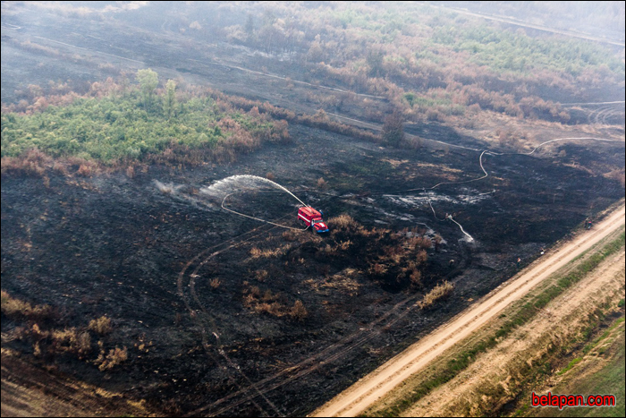 Фото БелаПан. Над горящим Полесьем 