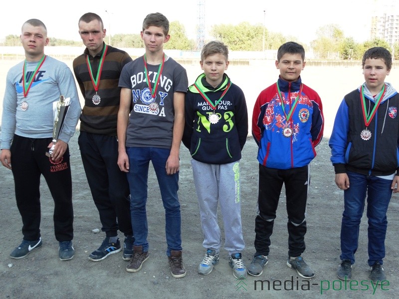 Серебряный призёр первенства Республики Беларусь по мотоболу 2015 года - команда РАКЕТА (тренер Валерий Латышевич