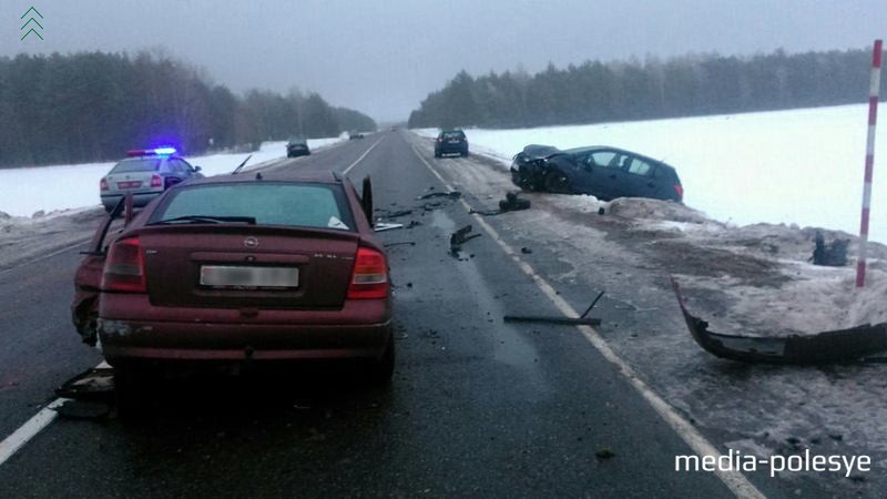 В аварии с участием трёх автомобилей на 355 км трассы М10 Кобрин-Гомель в Лунинецком районе 23 января этого года один человек погиб, один травмирован. Фото из архива Медиа-Полесья