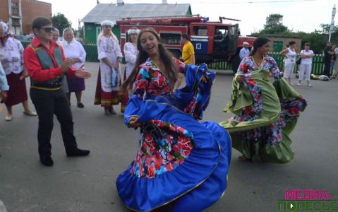 Выступ цыганоў