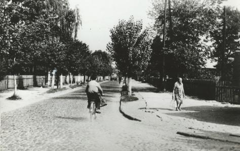 До «Дожинок» здесь оставалась брусчатка польского времени