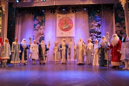 Герои детских сказок на конкурсной сцене в Бресте. Фото со странички «ВКонтакте» Н.Конончук