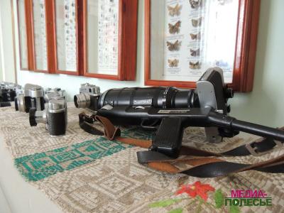 Фрагмент выставки фототехники Виталия Чиникайло в Столинском районном краеведческом музее