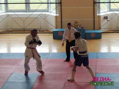 Между каратистами шла серьёзная борьба