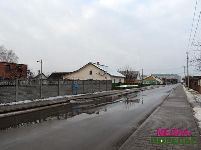 Компьютерный класс для обучения людей пожилого возраста навыкам пользования компьютером находится в здании отделения дневного пребывания инвалидов в Столине по ул.Брестской, 6