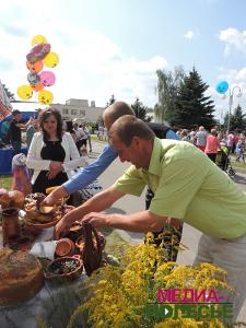 Экспонатами выставки не только любовались, но и пытались попробовать на вкус