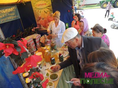 Продукцию Горынского агрокомбината дегустировали все желающие
