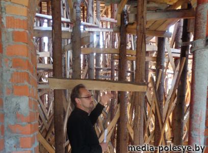 Внутри создаваемого храма Рождества Пресвятой Богородицы