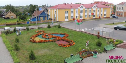 Возле Столинского ГДК