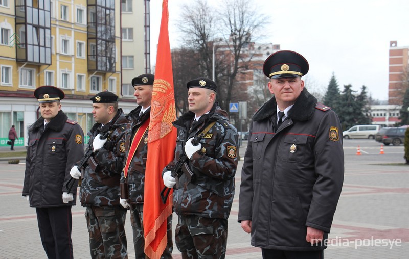 Знамя с советской символикой