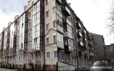 Хрущёвки на площади Ленина в 2014 году к «Дожинкам» преобразились с внешней стороны