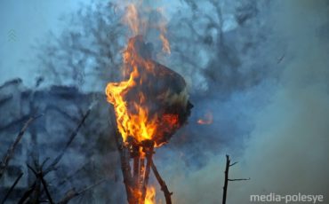 Так горела Зима в Пинске