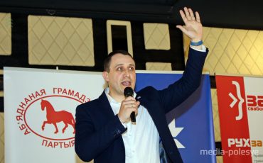 Павел Северинец во время праймериз в Столине