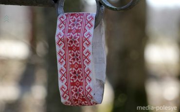 На могиле Романа Скирмунта в Пинском районе. Фото Василия Мацкевича использовано в качестве иллюстрации, из архива МП 2020 год