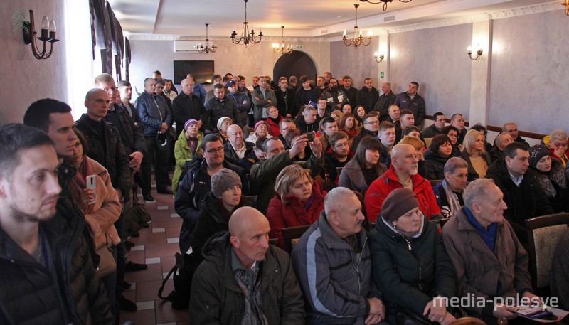 В Пинске на праймериз собралось более ста человек