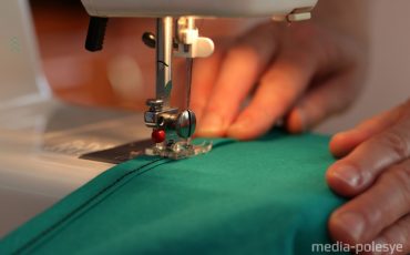 Если есть швейная машина и ткани, волонтёры просят помочь