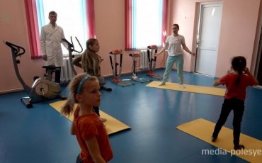 Игорь Леонидович Невар во время занятий ЛФК