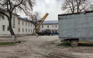 Внутренний двор. Работа кипит. Фото из архива МП