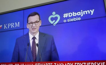 Премьер Польши Матеуш Моравецкий на пресс-конфенерции объявляет о начале III этапа отмены отмены ограничений, связанных с коронавирусом. Фото: PAP/Paweł Supernak