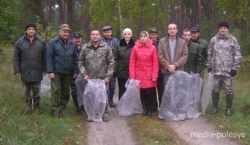 Директор на субботнике с коллегами