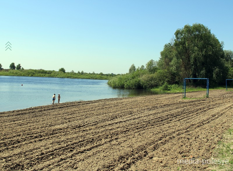 Пляж в заливе Ольховка