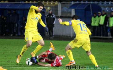 В 2016 году БАТЭ досрочно стал чемпионом Беларуси, сыграв с Микашевичским «Гранитом» на стадионе в Лунинце, в то время – на родине своего тренера Александра Ермаковича. Фото из архива МП