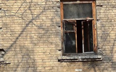 Позже в стачкоме рассказали, что в здании управления он попросился в туалет. Там увидел открытую форточку и просто сбежал Фото: Влад КОМЯКОВ