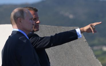 Владимир Путин и Эмманюэль Макрон (Фото: Алексей Дружинин / ТАСС)