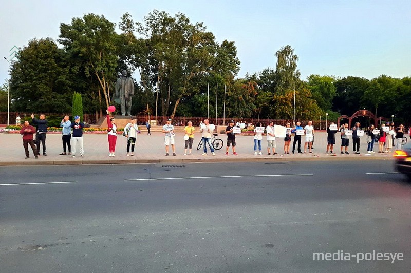 Протест жителей Столина против фальсификации выборов и насилия со стороны правоохранительных органов