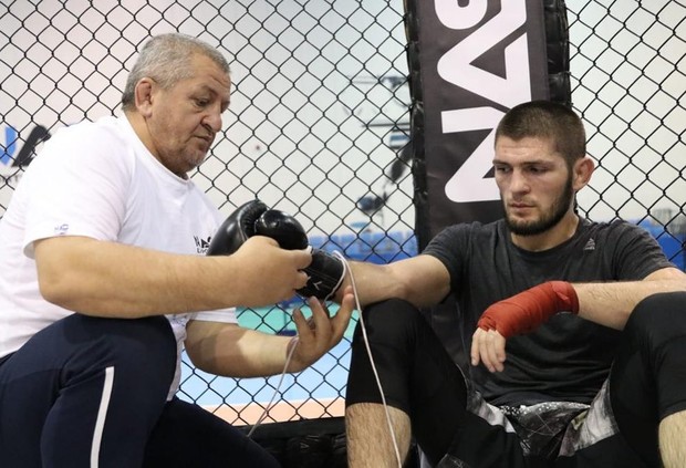 Хабиб Нурмагомедов с отцом / Фото @khabib_nurmagomedov