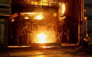 Электроплавильная печь на БМЗ / Фото: nn.by