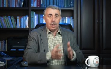 Доктор Комаровский / Скриншот из видео