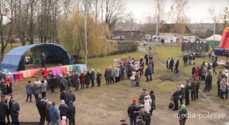 «Дожинки» в агрогородке Любань / Фото из архива «МП»