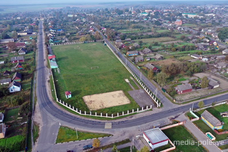 Панорама городского посёлка Логишин. Слева на снимке улица Дзержинского / Фото: Олега Шумигая