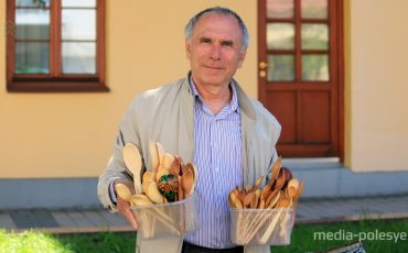 Мастер по изготовлению деревянных ложек Николай Калько