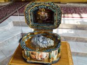 Ковчег с частицей мощей святого благоверного великого князя Александра Невского. Фото travel-russia.livejournal.com