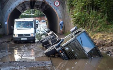 Масштабное наводнение парализовало улицы Одессы / фото УНИАН, Александр Гиманов