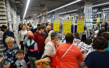 Фото с открытия магазина «Jusk» в Пинске