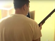 Видео в комнате снимала супруга Андрея Зельцера на телефон. Другая камера была установлена за его спиной. Фото БелТА