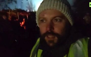 Сотрудник Russia Today Константин Придыбайло информирует о слухах. Скриншот трансляции.