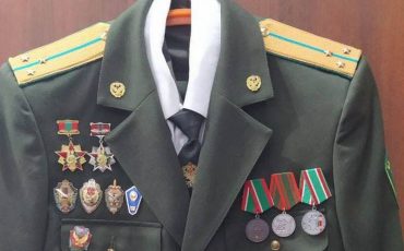 Парадный китель Александра Велесницкого теперь без медали