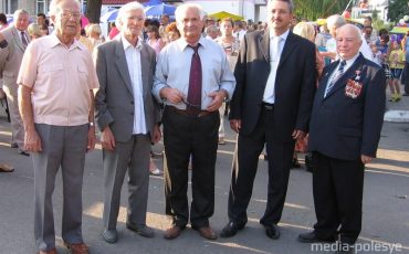 Слева направо: Леонид Штыриков, Олег Макаревич, Федор Перец, Александр Гордич, Эдуард Нордман. Фото Павла Куницкого