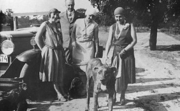 Семья князя с друзьями