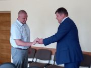 Удостоверение начальника Юрию Арсеновичу вручил председатель областного комитета ведомства Ян Венскович