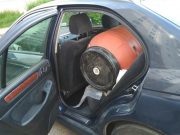 Фото использовано в качестве иллюстрации, бочки-пластиковые.бел